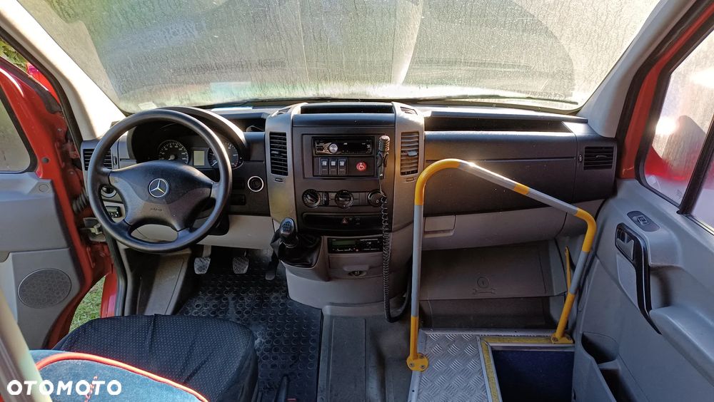Mercedes-Benz Sprinter - 2