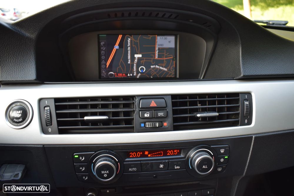 BMW 318 d Navigation Sport - 21