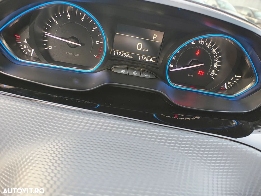 Peugeot 2008 PureTech 110 GPF Stop&Start EAT6 Allure - 27