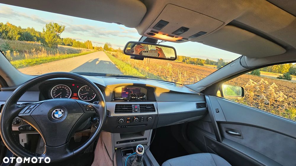 BMW Seria 5 520i - 10