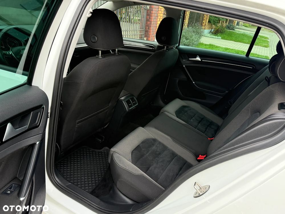 Volkswagen Golf 2.0 TDI BlueMotion Technology DSG Highline - 22