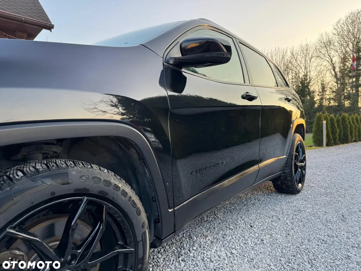 Jeep Cherokee - 13