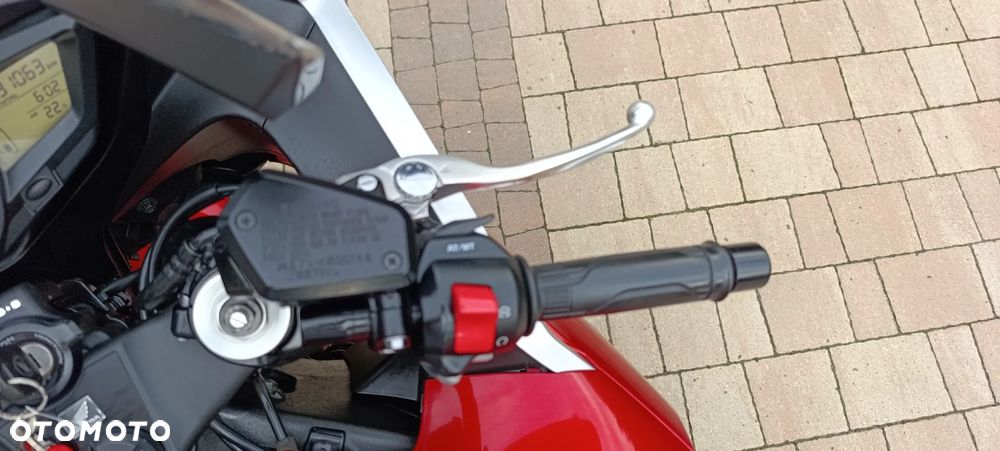 Honda VFR - 12