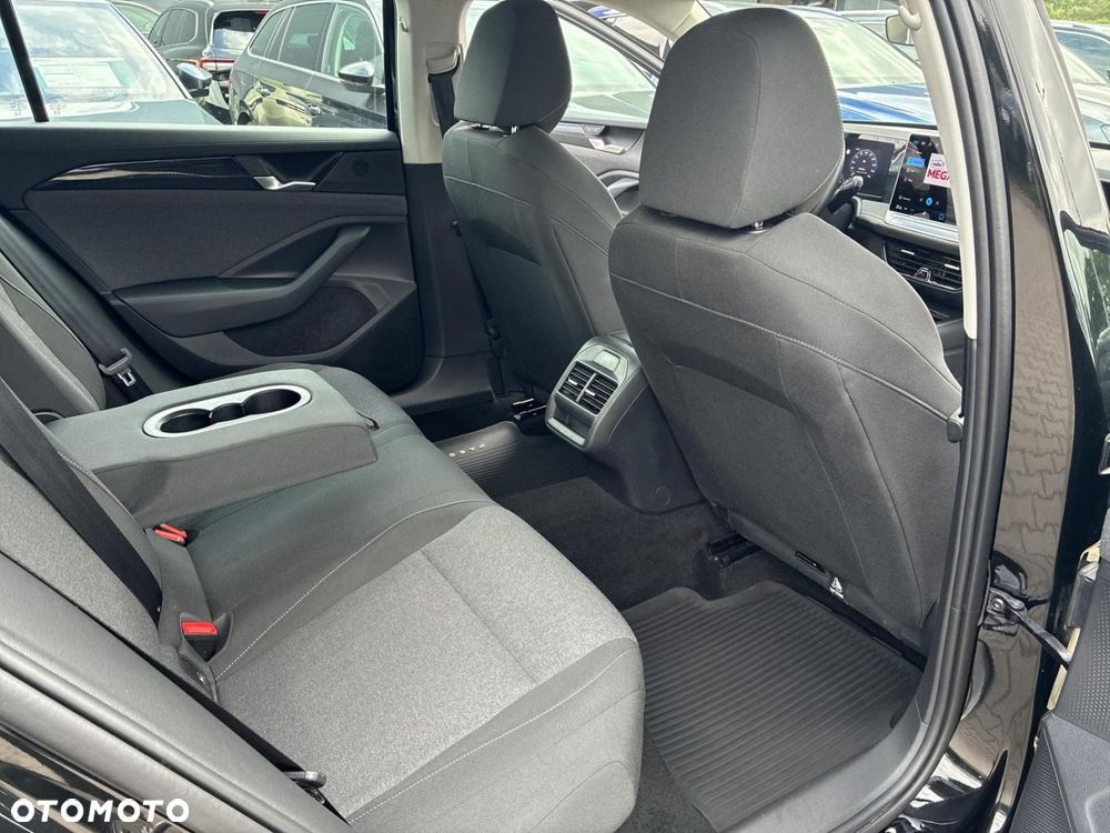 Volkswagen Passat - 19