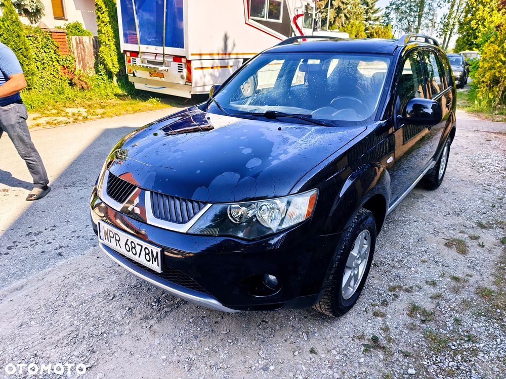 Mitsubishi Outlander 2.0 DID Intense + SE - 1