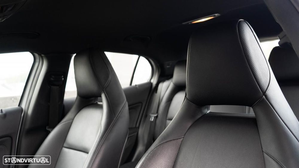 Mercedes-Benz GLA 200 - 16