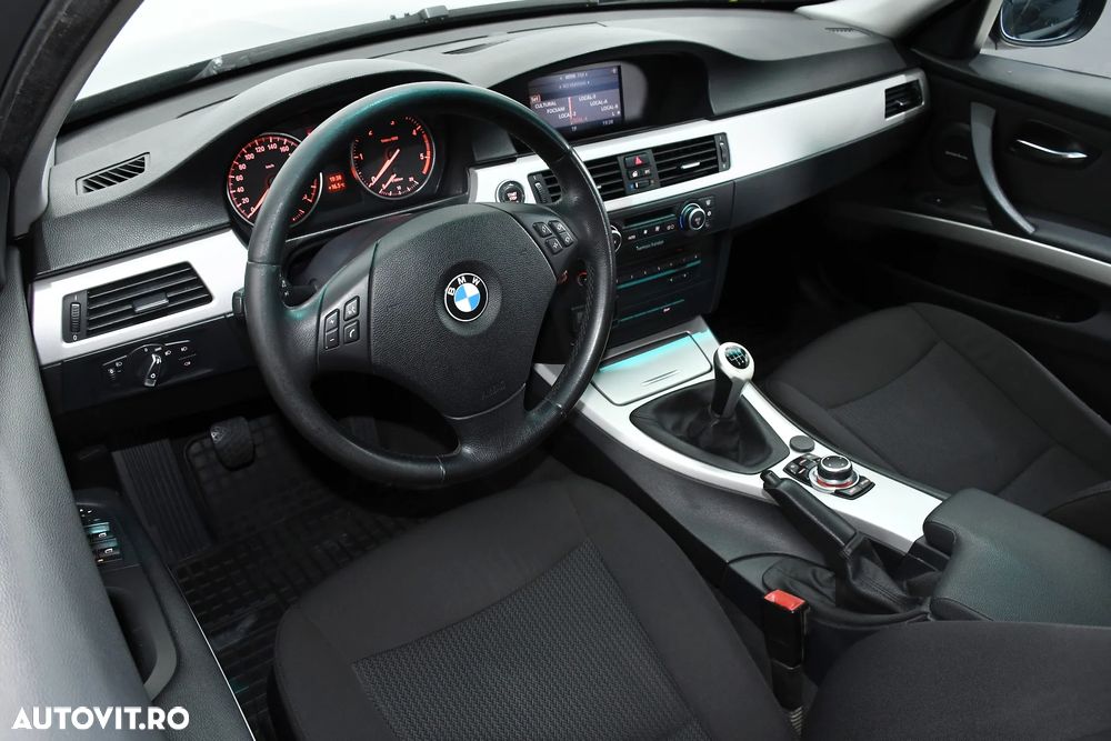 BMW Seria 3 318d - 13