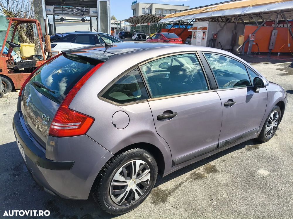 Citroën C4 1.4i 16V SX - 10