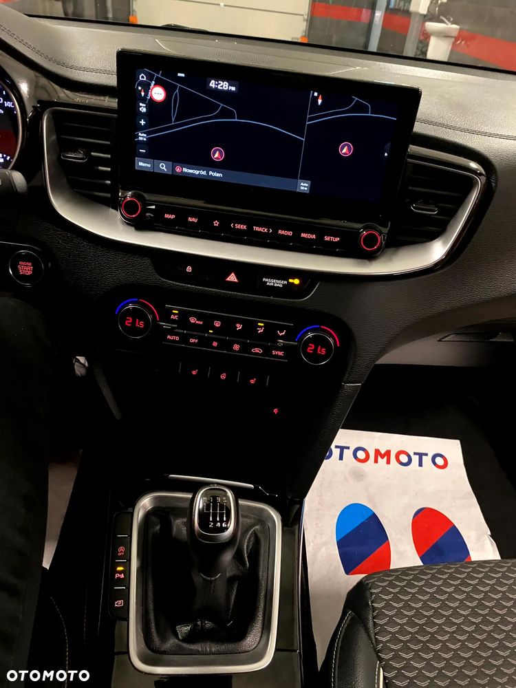 Kia Ceed 1.5 T-GDI Business Line - 14