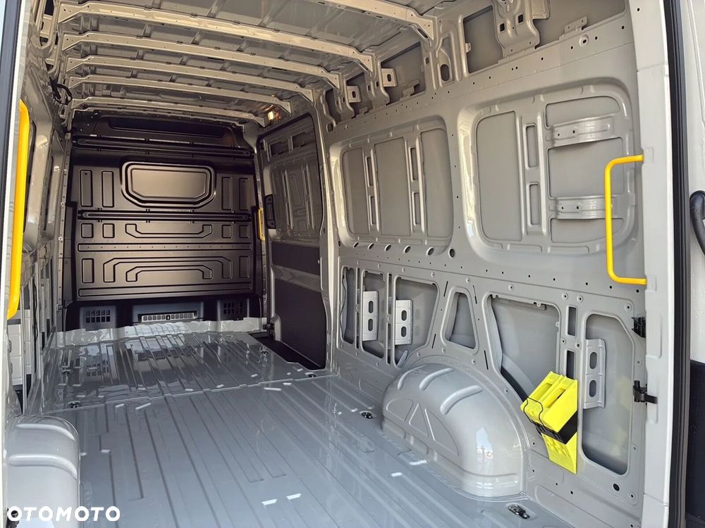 Volkswagen Crafter 35 Furgon L4H3, 2.0BiTDI 177KM, 4490mm, Wysoki dach - 13