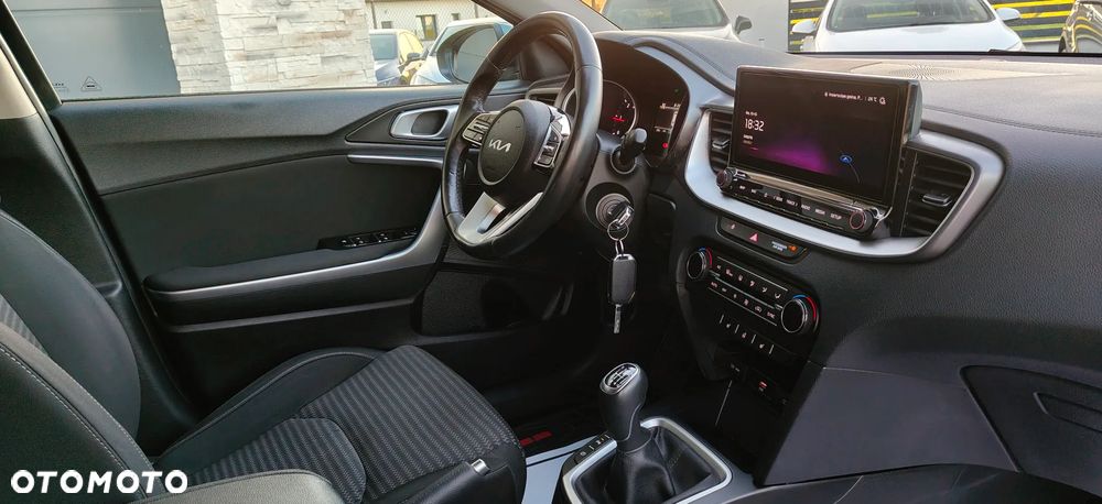 Kia Ceed ver-1-6-crdi-mhev-business-line - 28