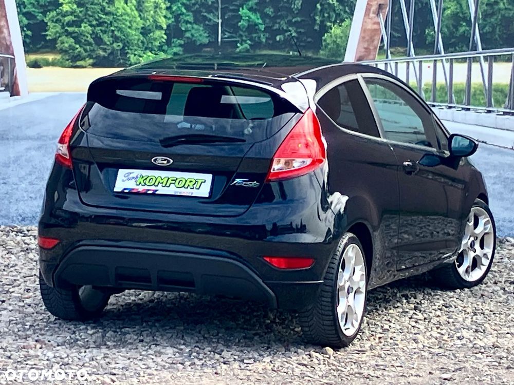 Ford Fiesta 1.6 Titanium - 11