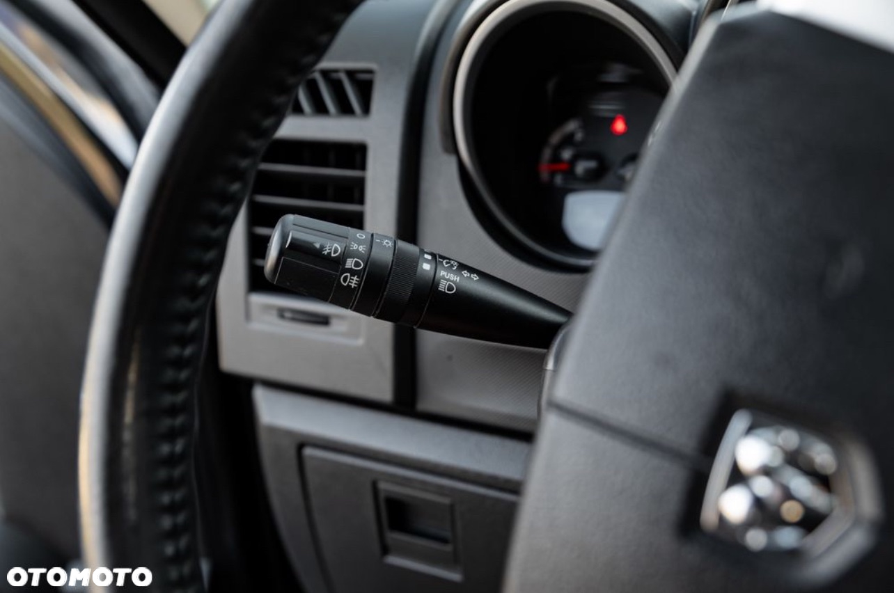 Dodge Nitro 4.0 V6 RT - 28