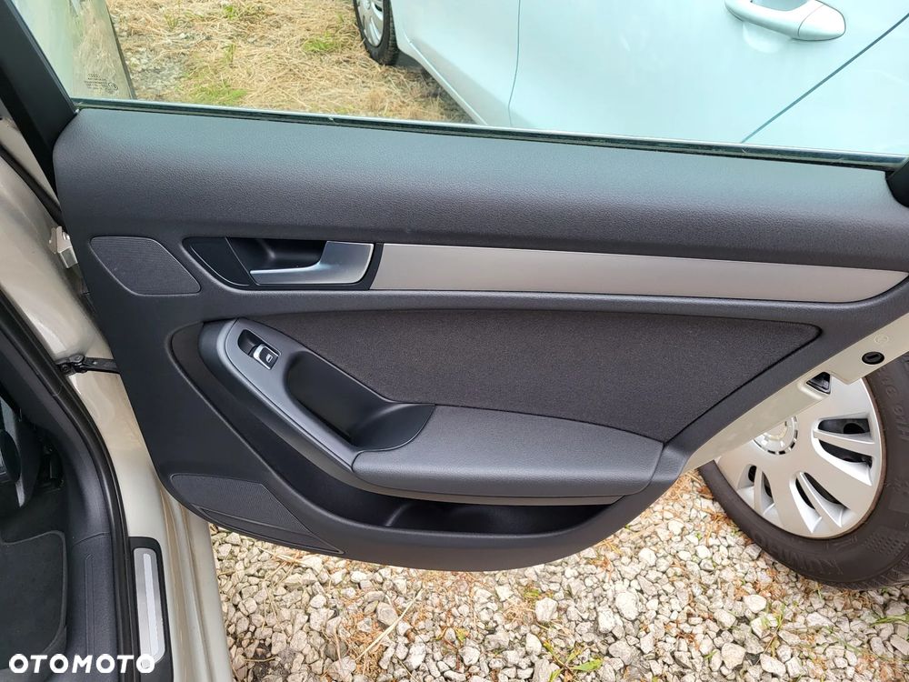 Audi A4 Limousine 1.8 TFSI Ambiente - 23