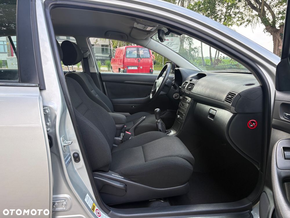 Toyota Avensis 1.8 VVT-i Edition - 30