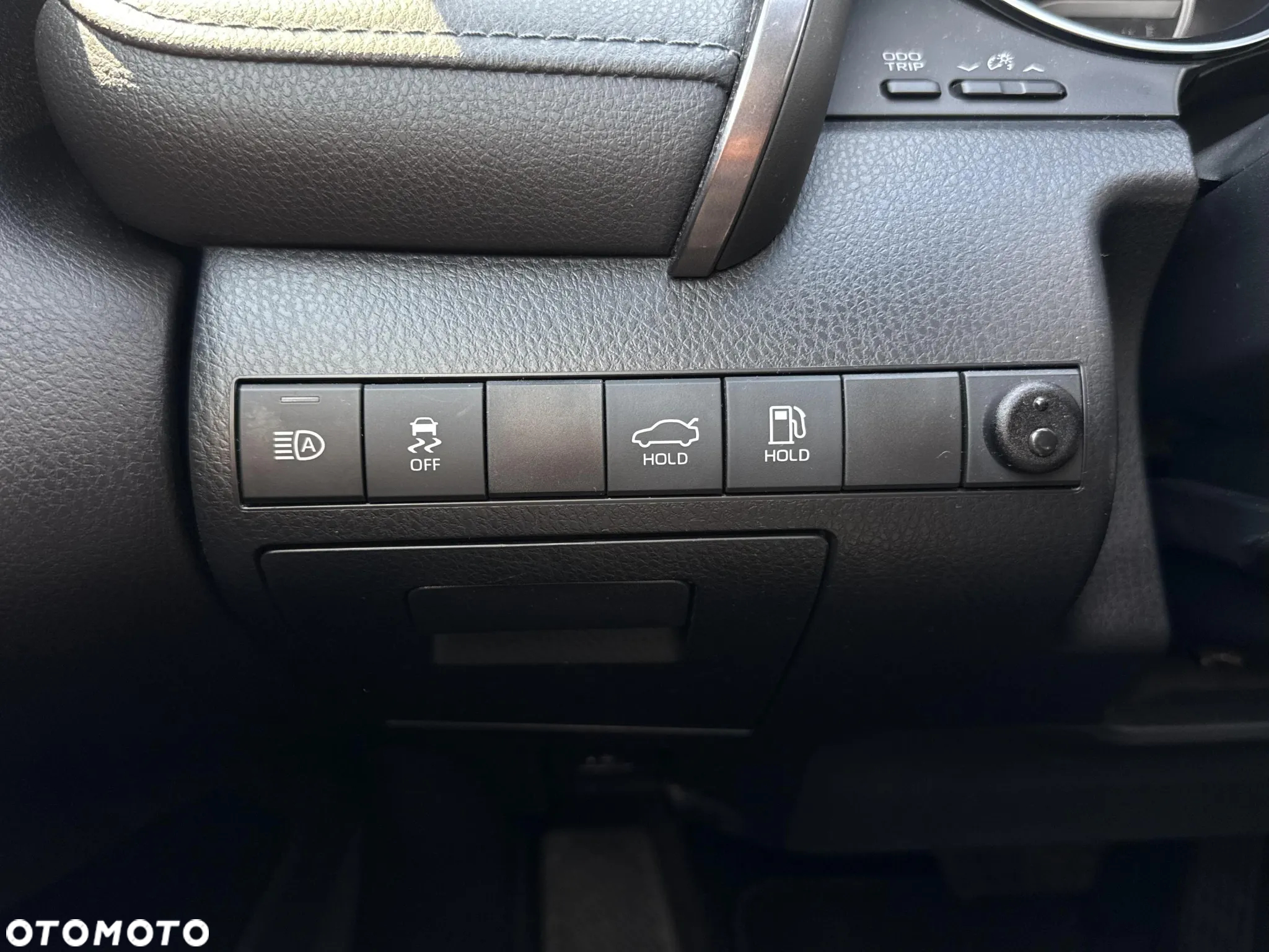 Toyota Camry 2.5 Hybrid Comfort CVT - 18