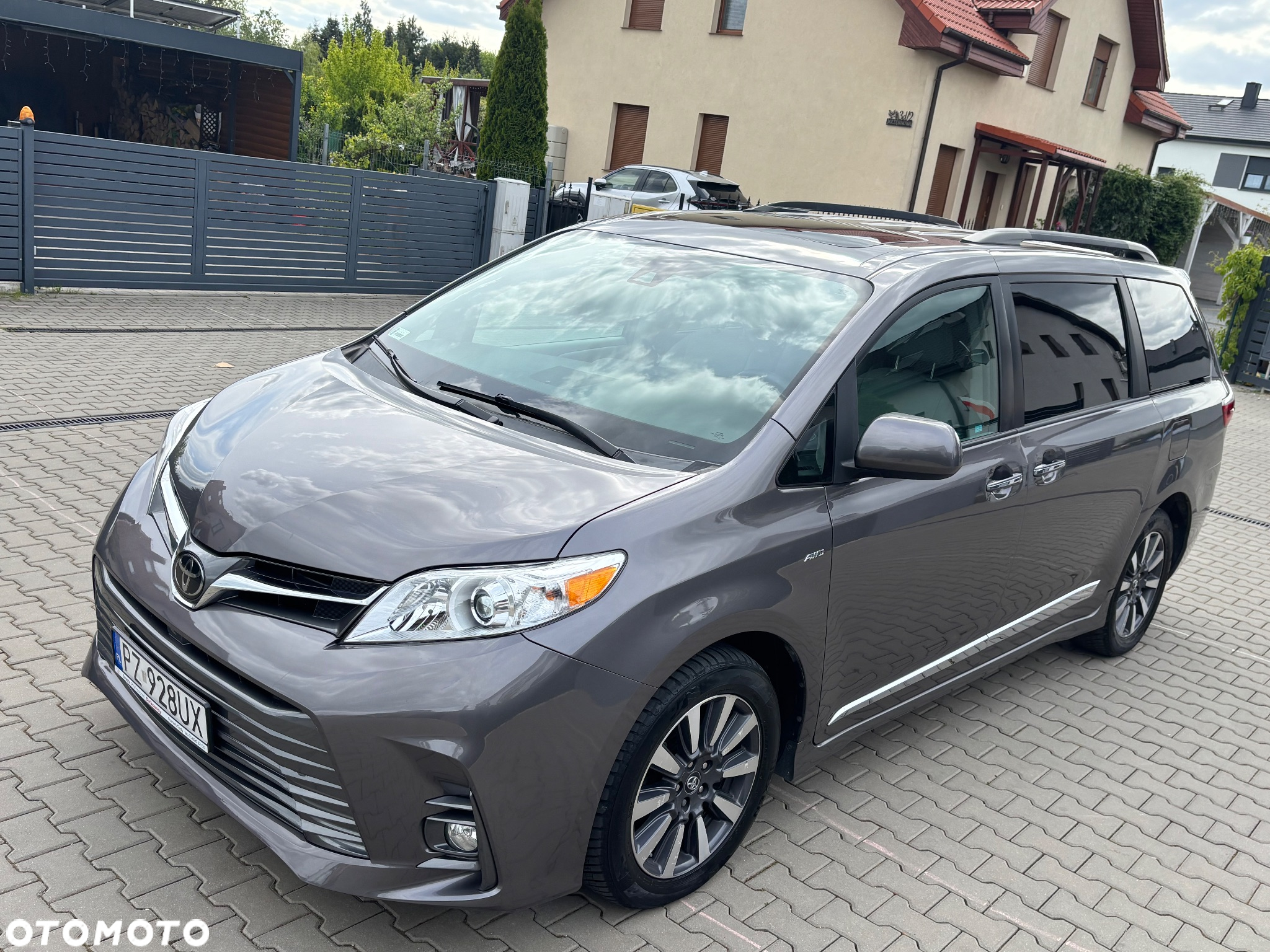 Toyota Sienna 3.5 V6 XLE AWD - 3