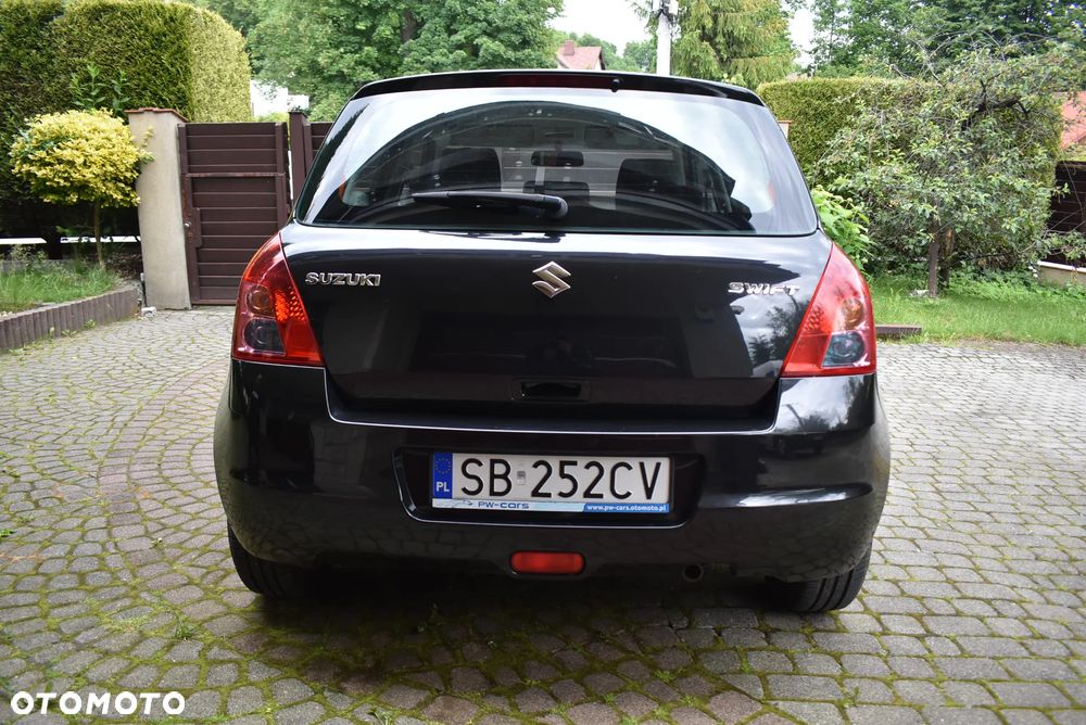 Suzuki Swift - 4