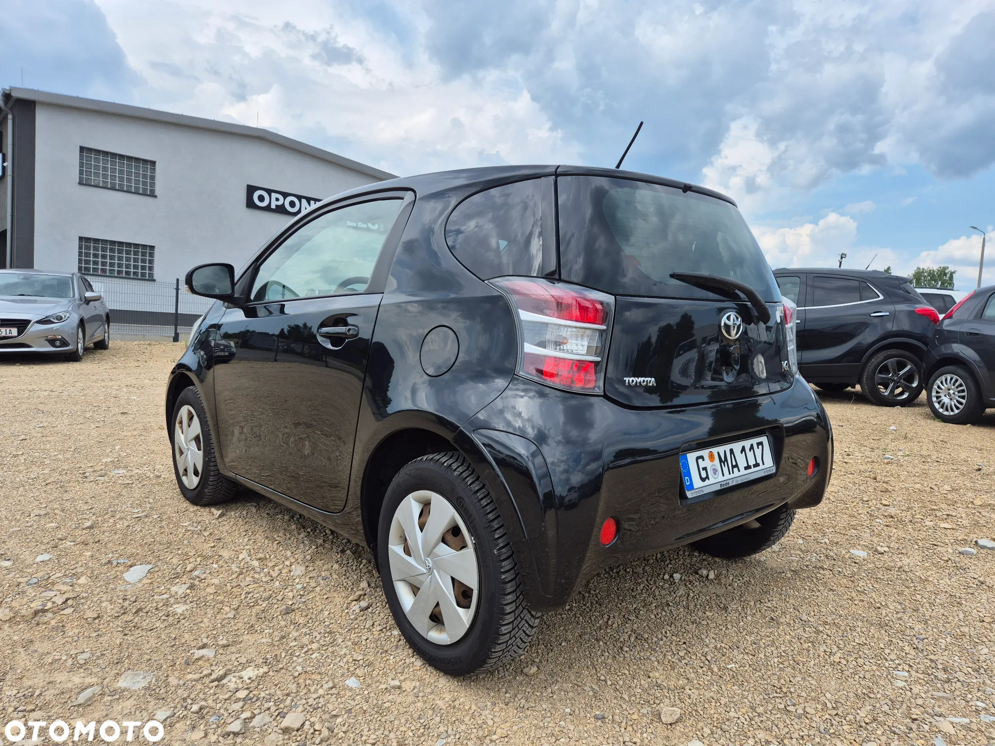 Toyota iQ - 4