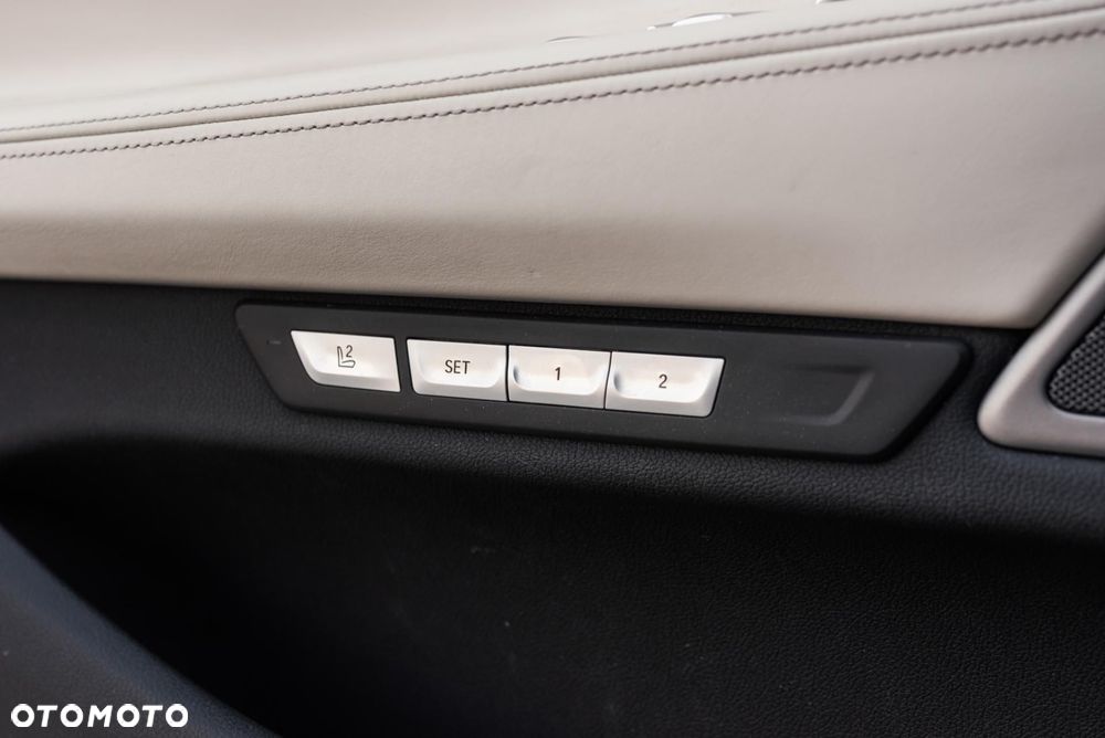 BMW Seria 7 - 31