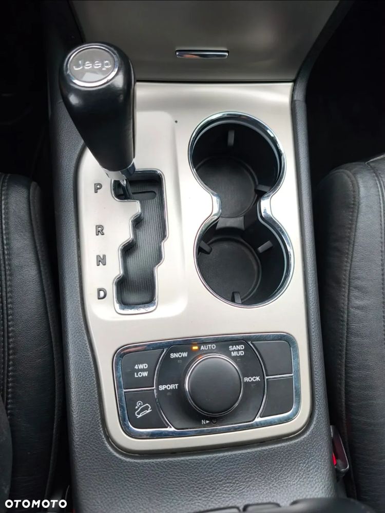 Jeep Grand Cherokee - 28