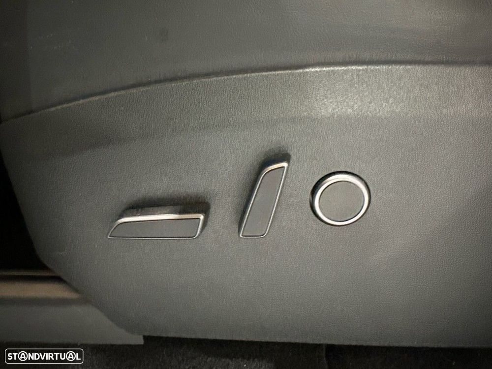 Tesla Model Y Long Range Dual Motor AWD - 21