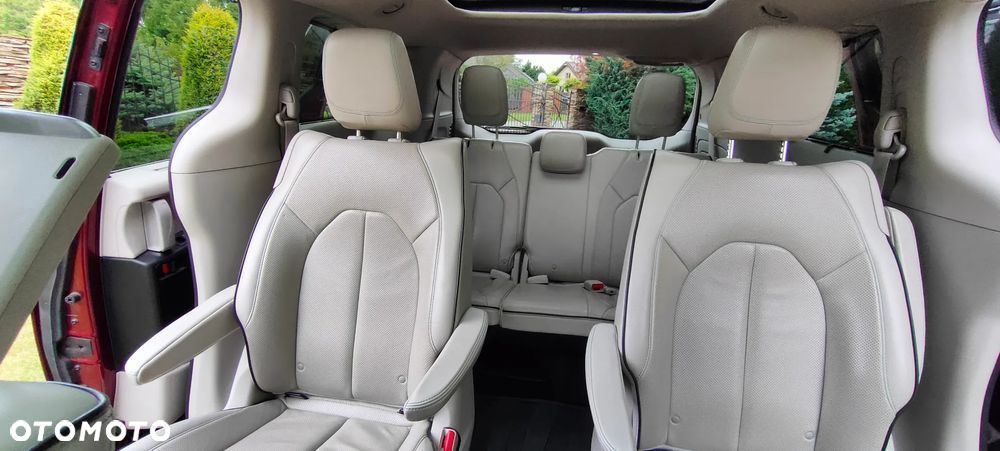 Chrysler Pacifica - 10