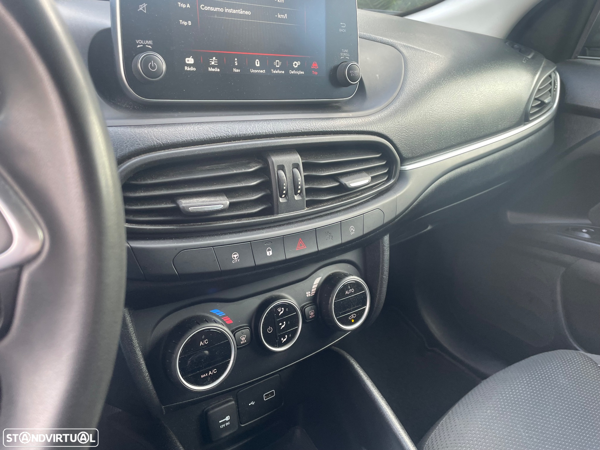Fiat Tipo Station Wagon 1.3 M-Jet Lounge - 32