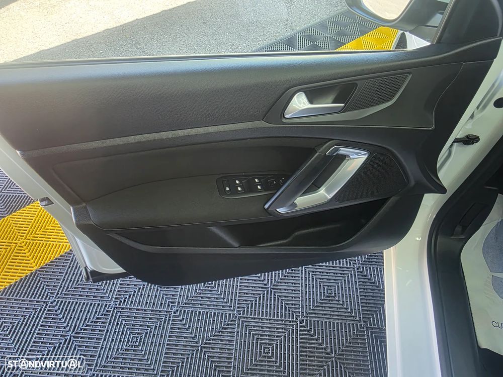 Peugeot 308 1.5 BlueHDi Business Line - 18