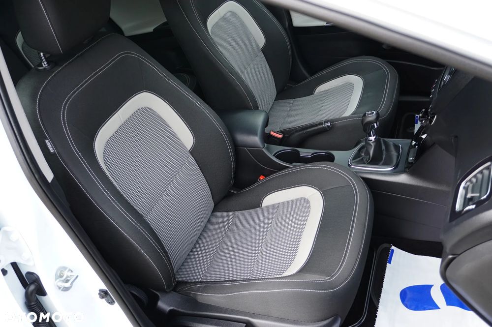 Kia Ceed 1.6 GDI Dream Team Edition - 24