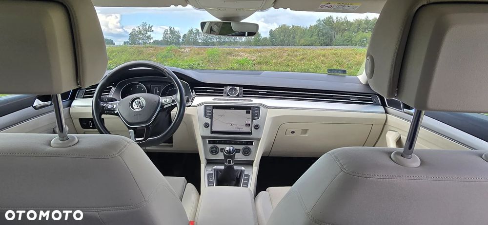 Volkswagen Passat 2.0 TDI SCR Comfortline - 17