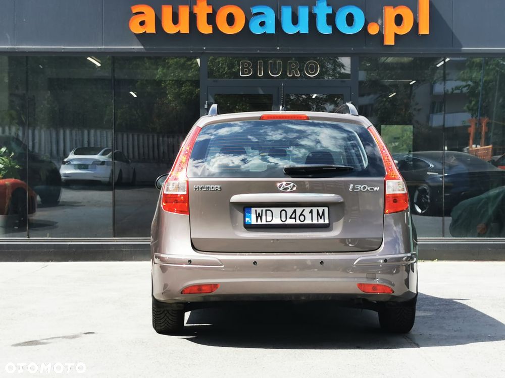 Hyundai i30 1.6 Comfort EU5 - 24