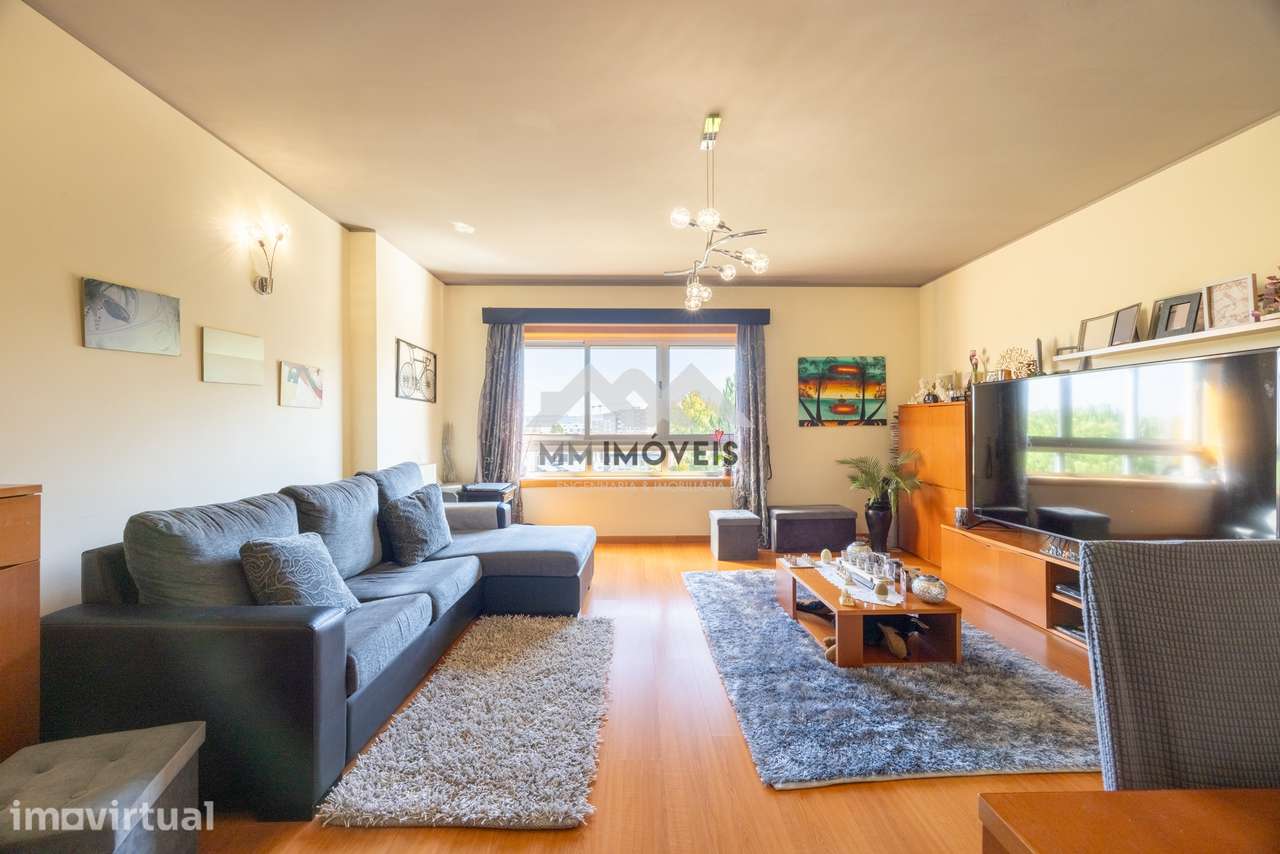 Apartamento T3 | Suíte | 2 Varandas | Lugar de Garagem | Águas Santas - Grande imagem: 2/30
