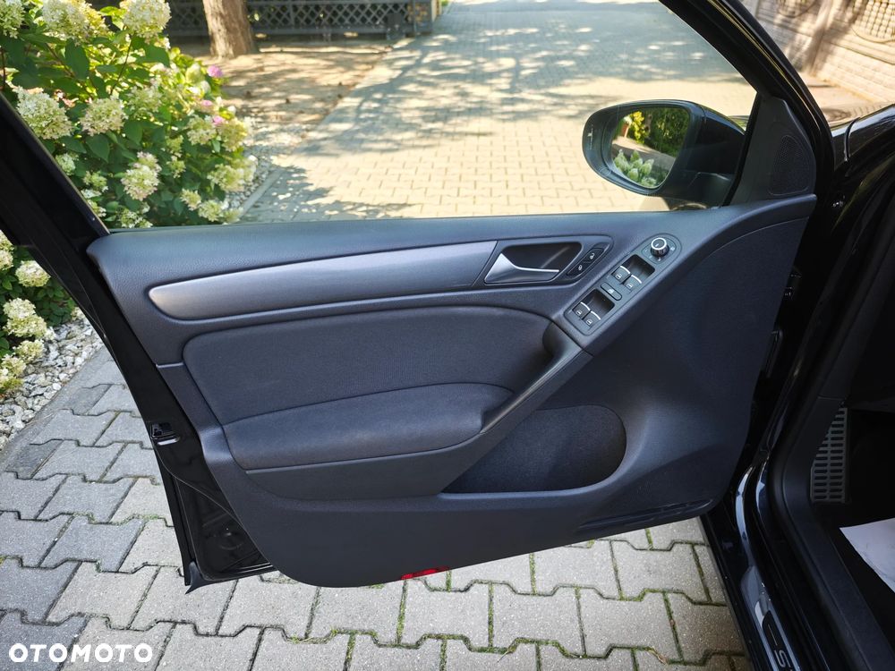 Volkswagen Golf - 30