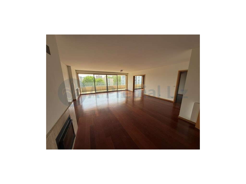 Apartamento T3+1 - À Rua da Venezuela - Grande imagem: 2/13