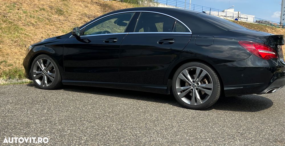 Mercedes-Benz CLA 180 7G-DCT Urban - 10