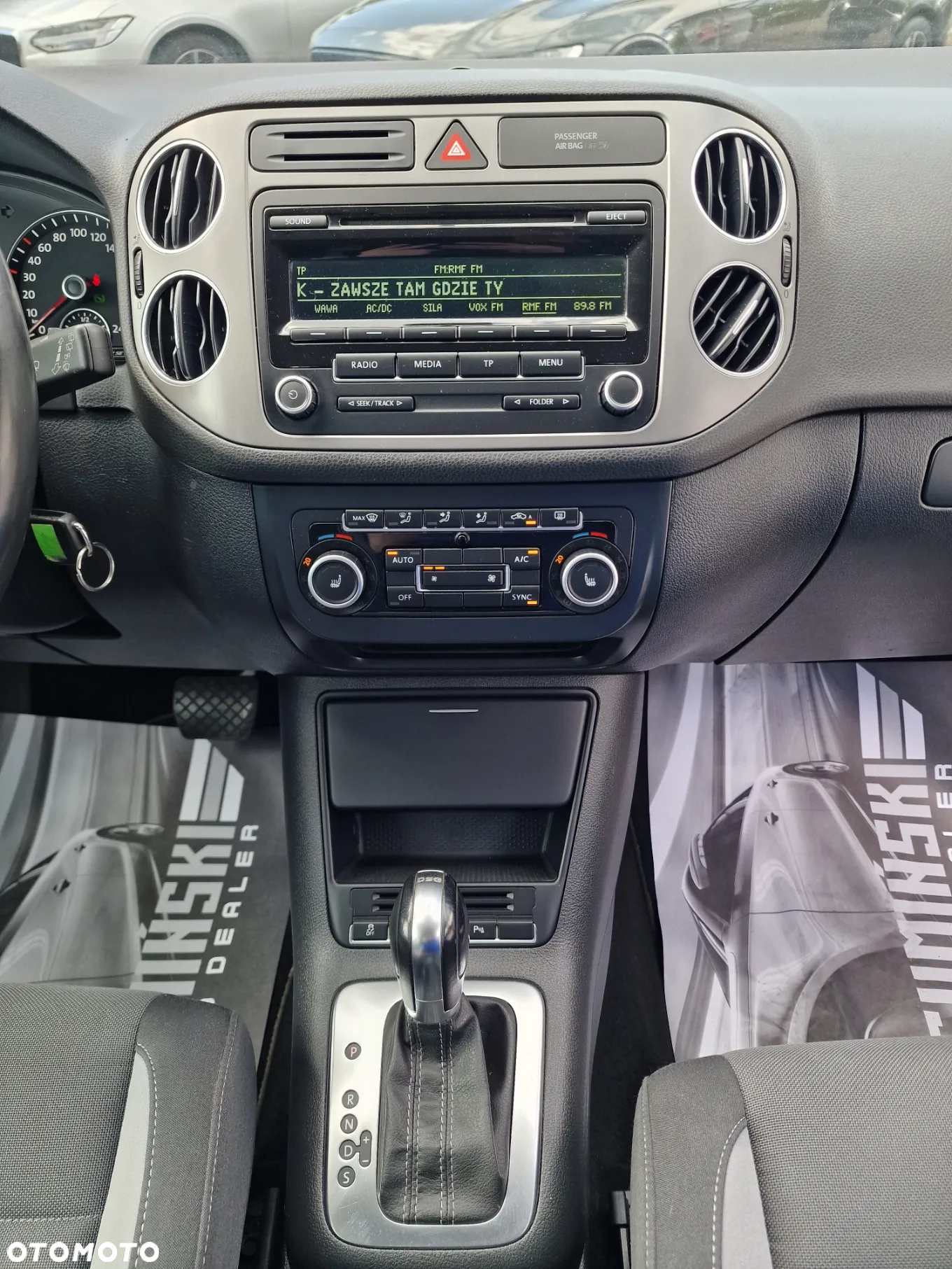 Volkswagen Golf Plus 1.6 TDI BlueMot Comfortline DSG - 21