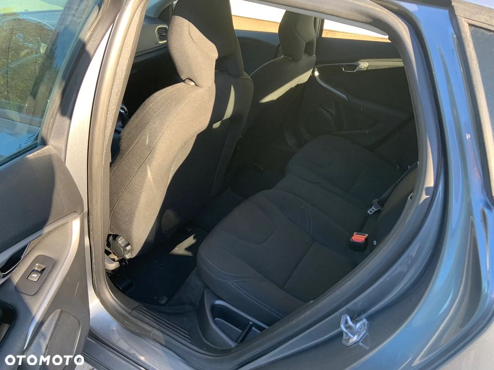 Volvo V40 D2 Kinetic - 13