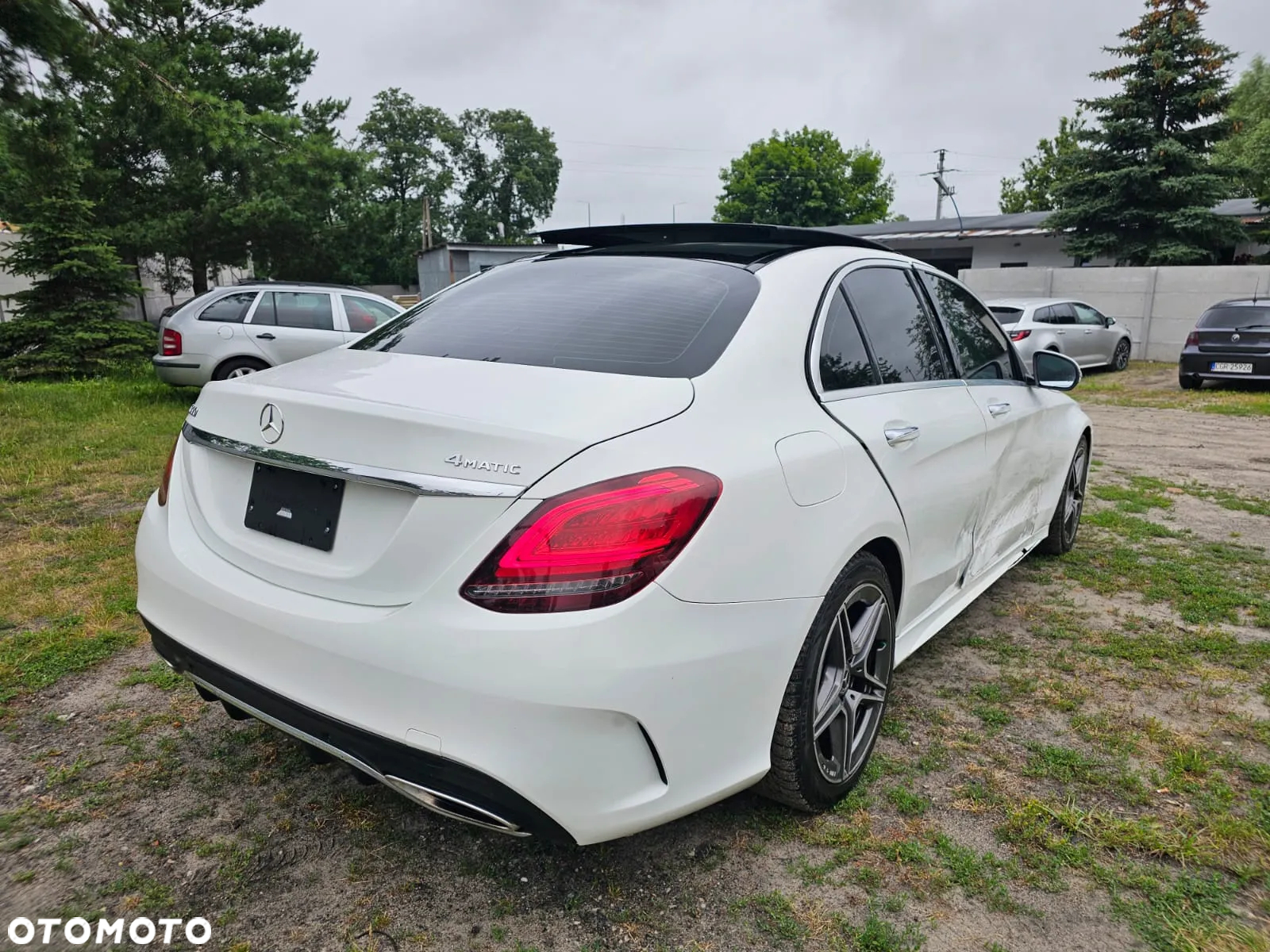 Mercedes-Benz Klasa C 300 4MATIC 9G-TRONIC - 9