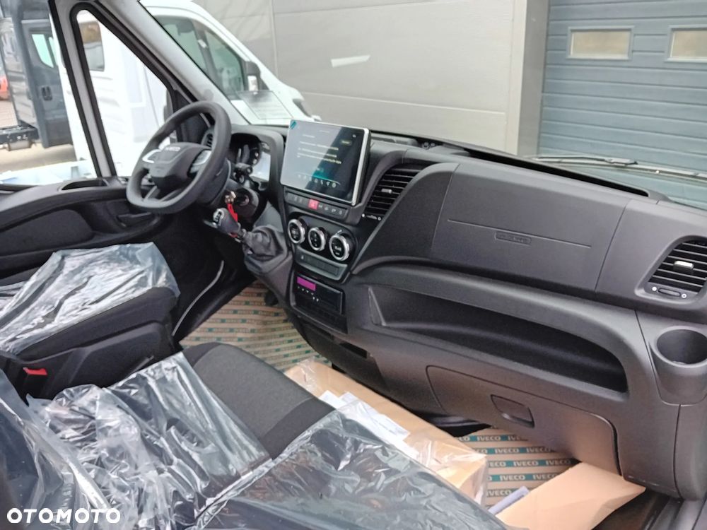 Iveco Daliy 50C18HZ podwozie 3.0 Diesel 180KM rozstaw osi 4350 mm dostępne "od ręki" - 7