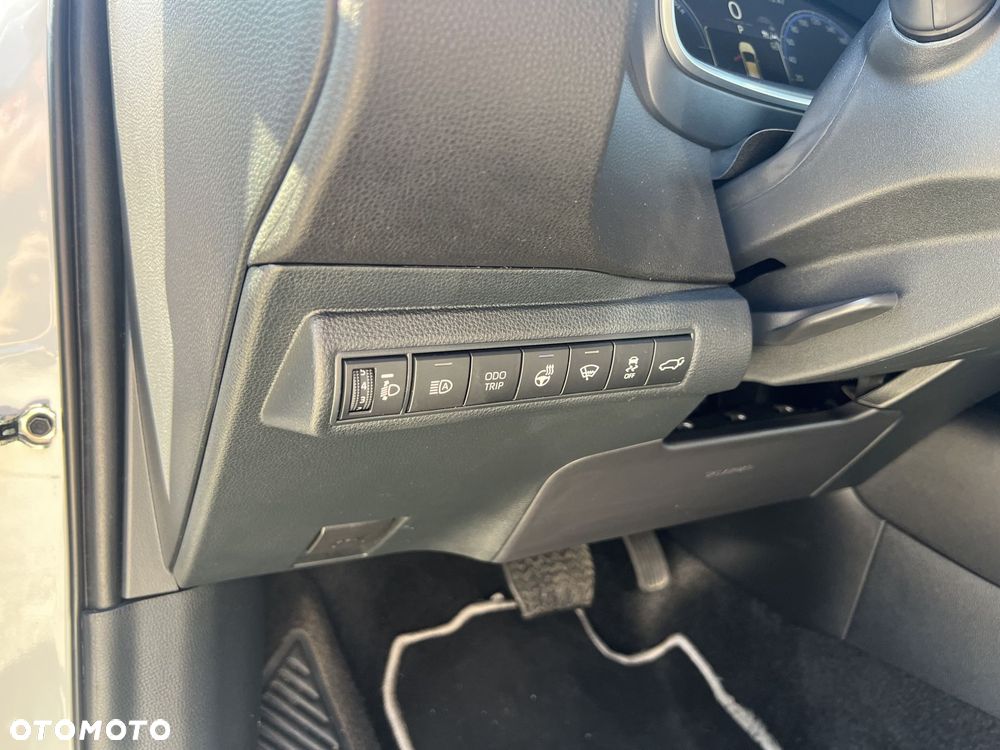 Toyota Corolla 2.0 Hybrid Style - 19