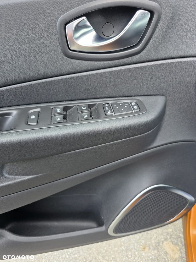 Renault Captur ENERGY TCe 120 Crossborder - 16