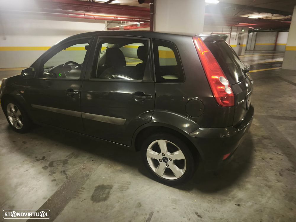 Ford Fiesta 1.25 Trend - 28
