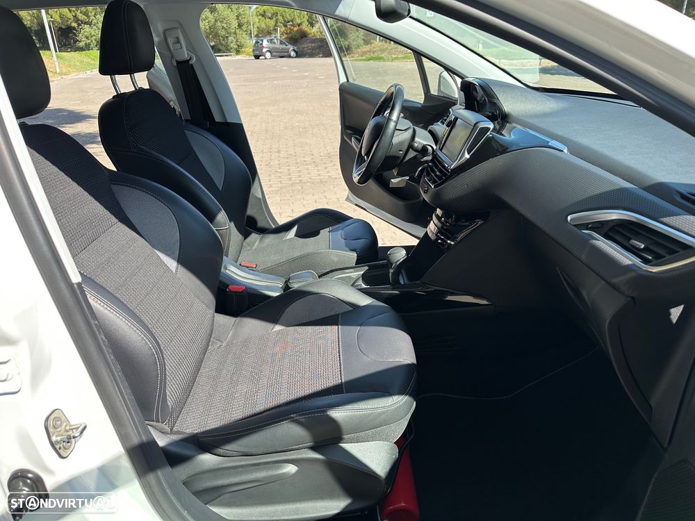 Peugeot 2008 PureTech 110 Stop&Start EAT6 Allure - 12
