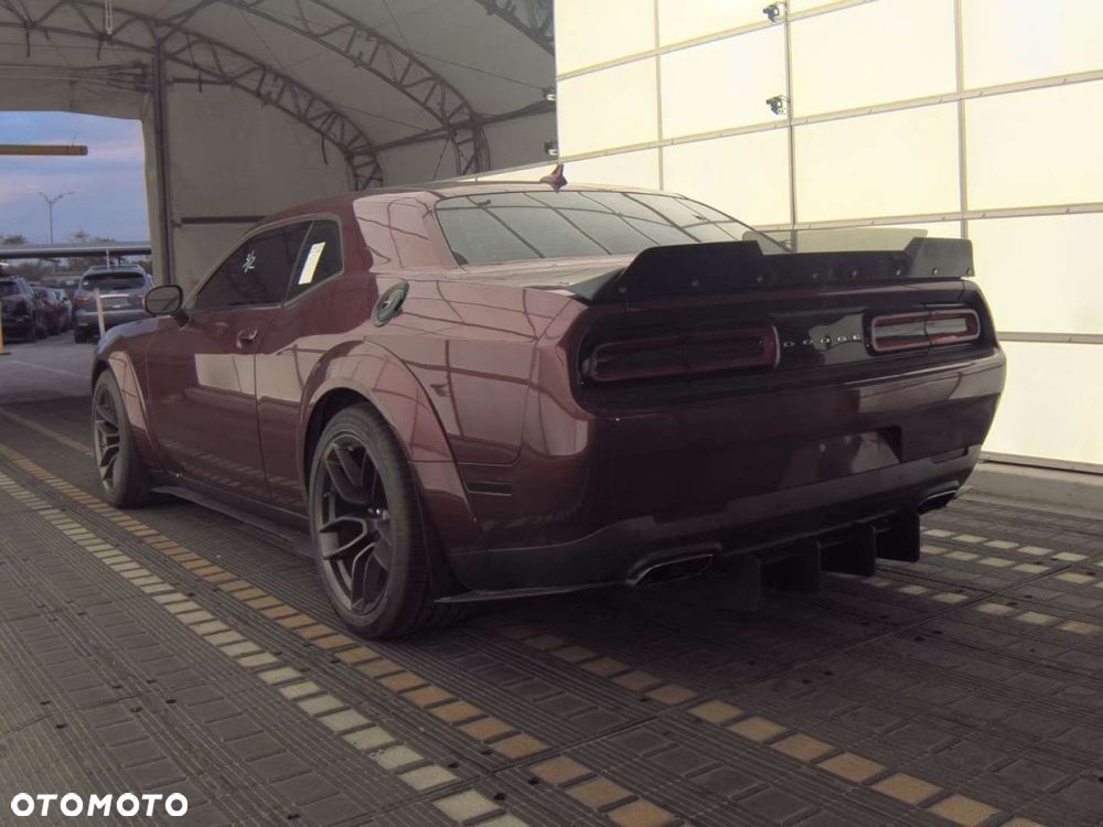 Dodge Challenger - 5