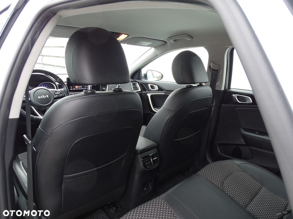 Kia XCeed - 24