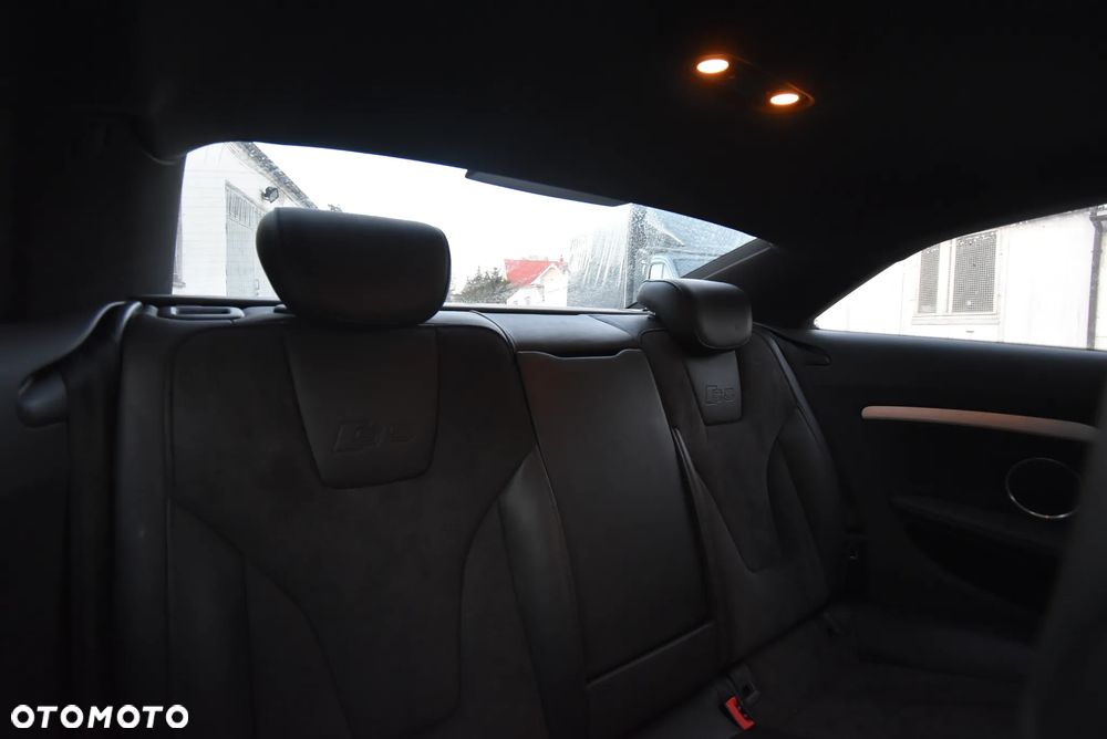 Audi Coupe - 28