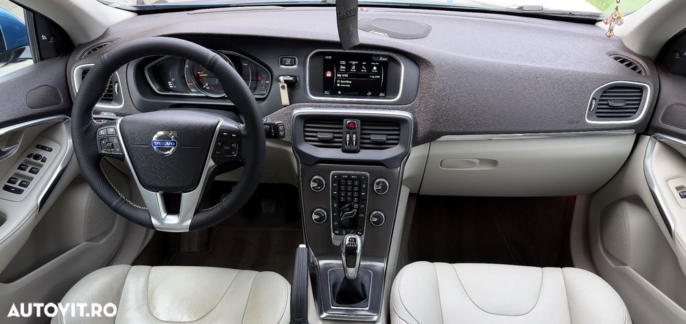 Volvo V40 D4 VEA Summum - 8