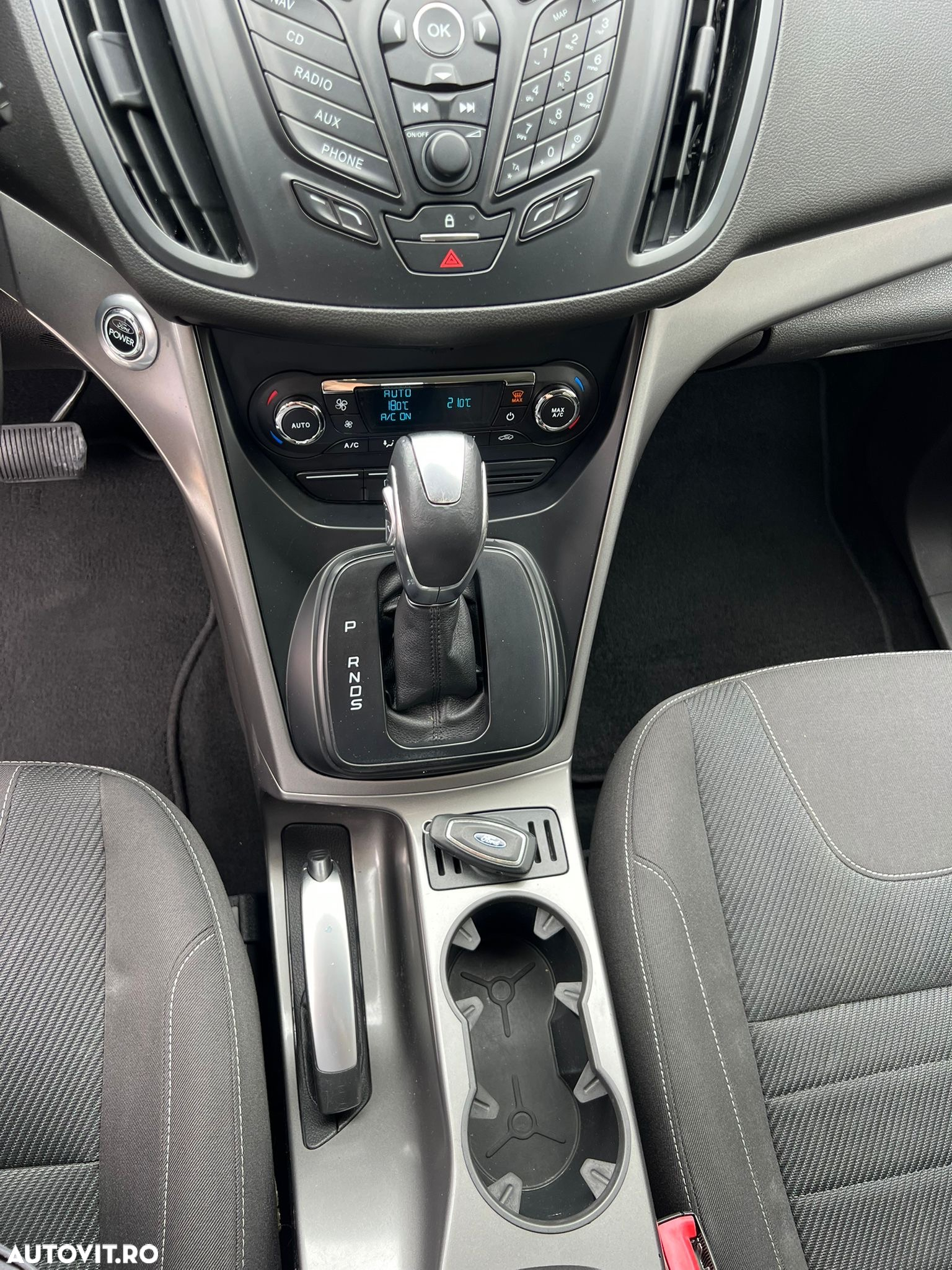 Ford Kuga - 10