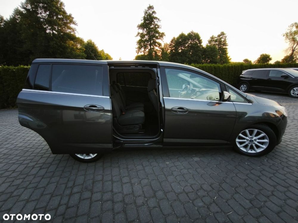 Ford Grand C-MAX - 24